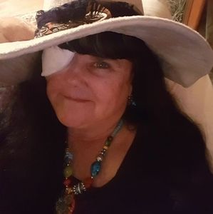 Meet your Posher, Lynnette